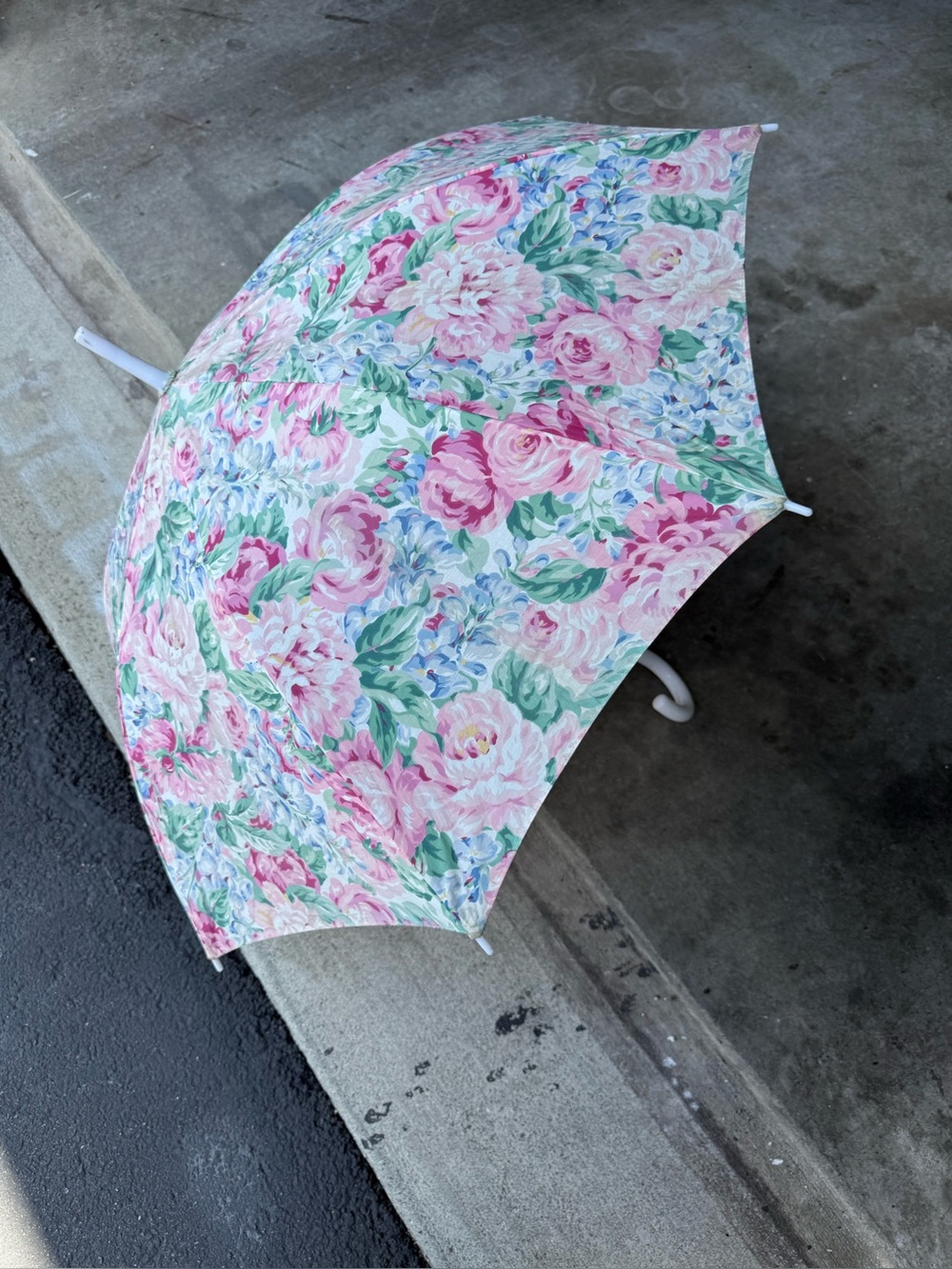 Vintage Floral Pink Rose Print Umbrella